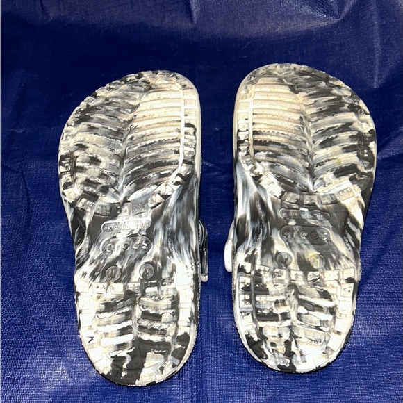 CROCS Kids Zebra Pattern Clogs - Picture 6 of 7